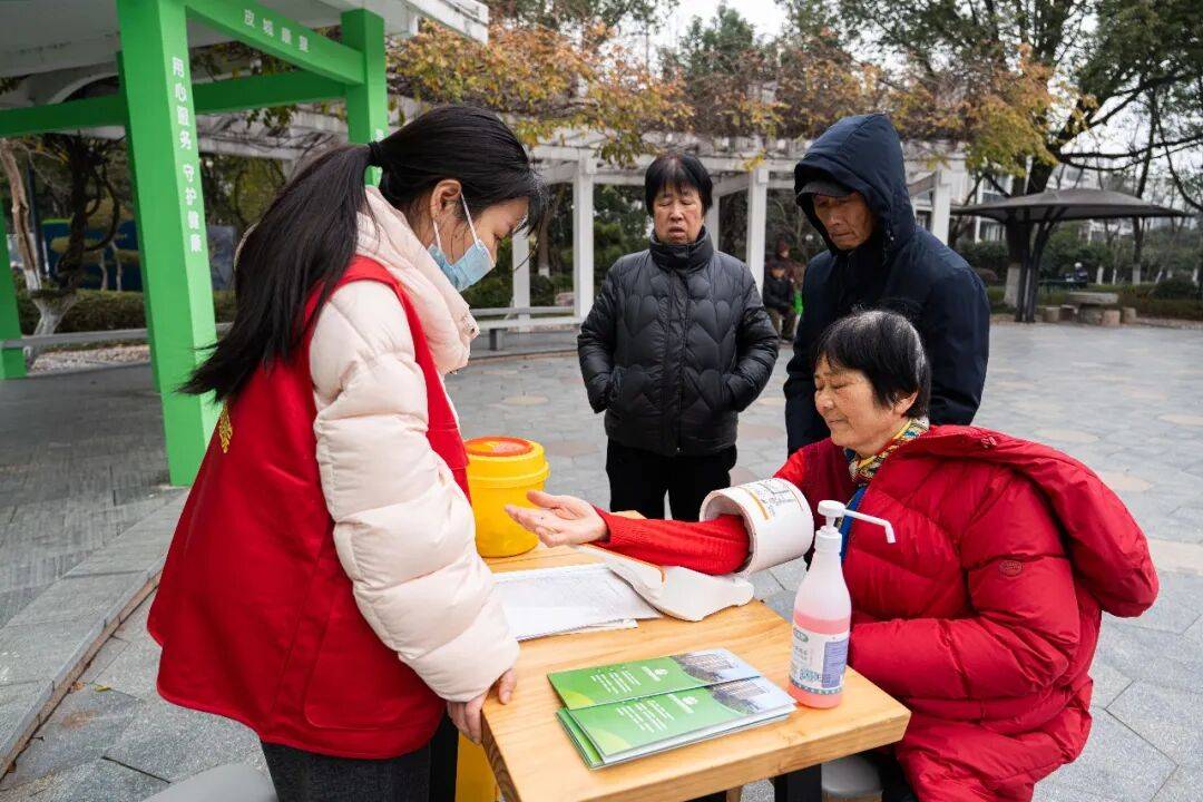 现漂亮绿色小屋已有2000多人去过麻将胡了2试玩模拟器海宁洛塘河边出(图2)